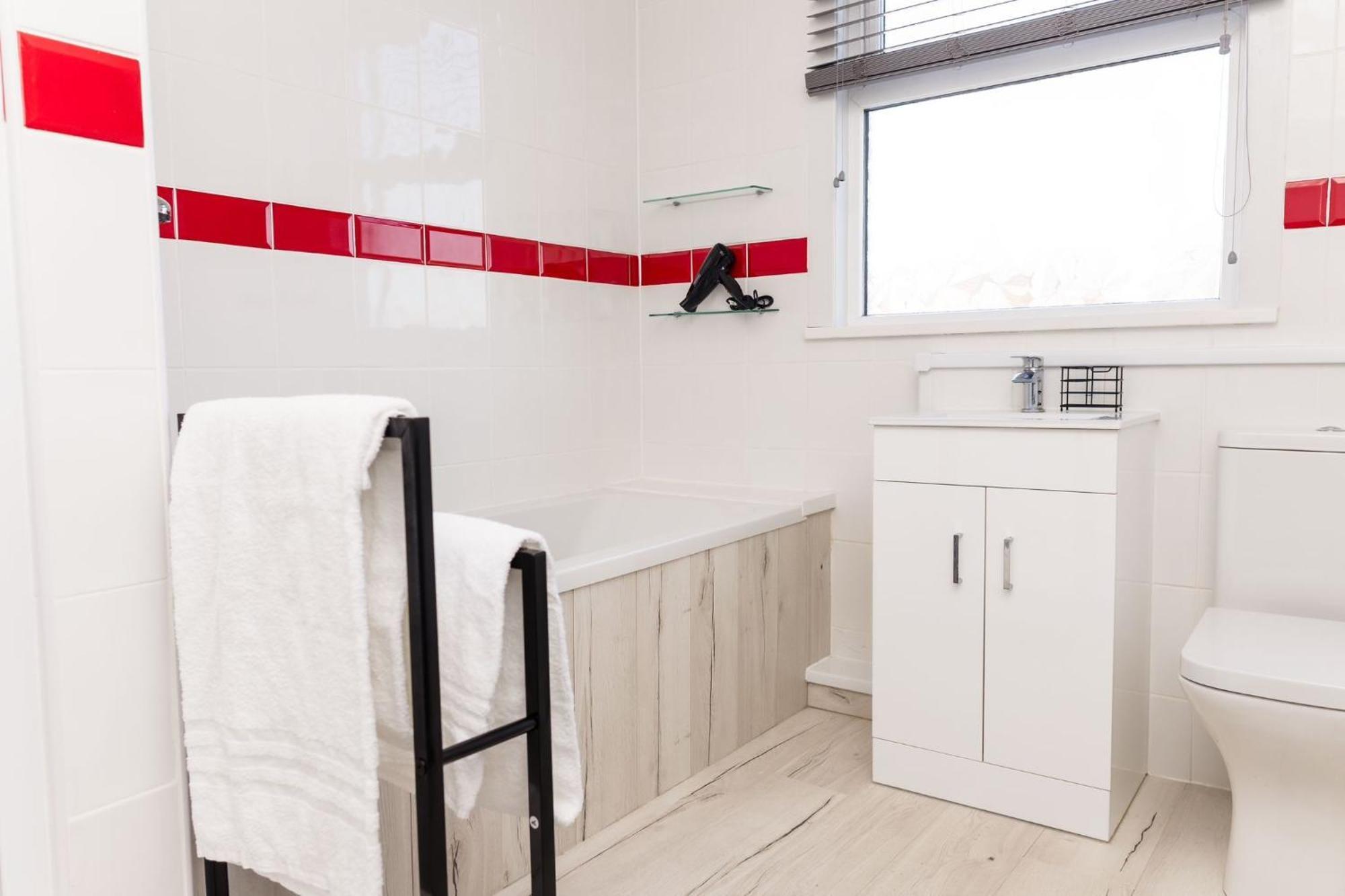 Muriel Retreat - Central Location - Free Parking, Fast Wifi, Smarttv With Netflix By Yoko Property Villa Redcar Buitenkant foto